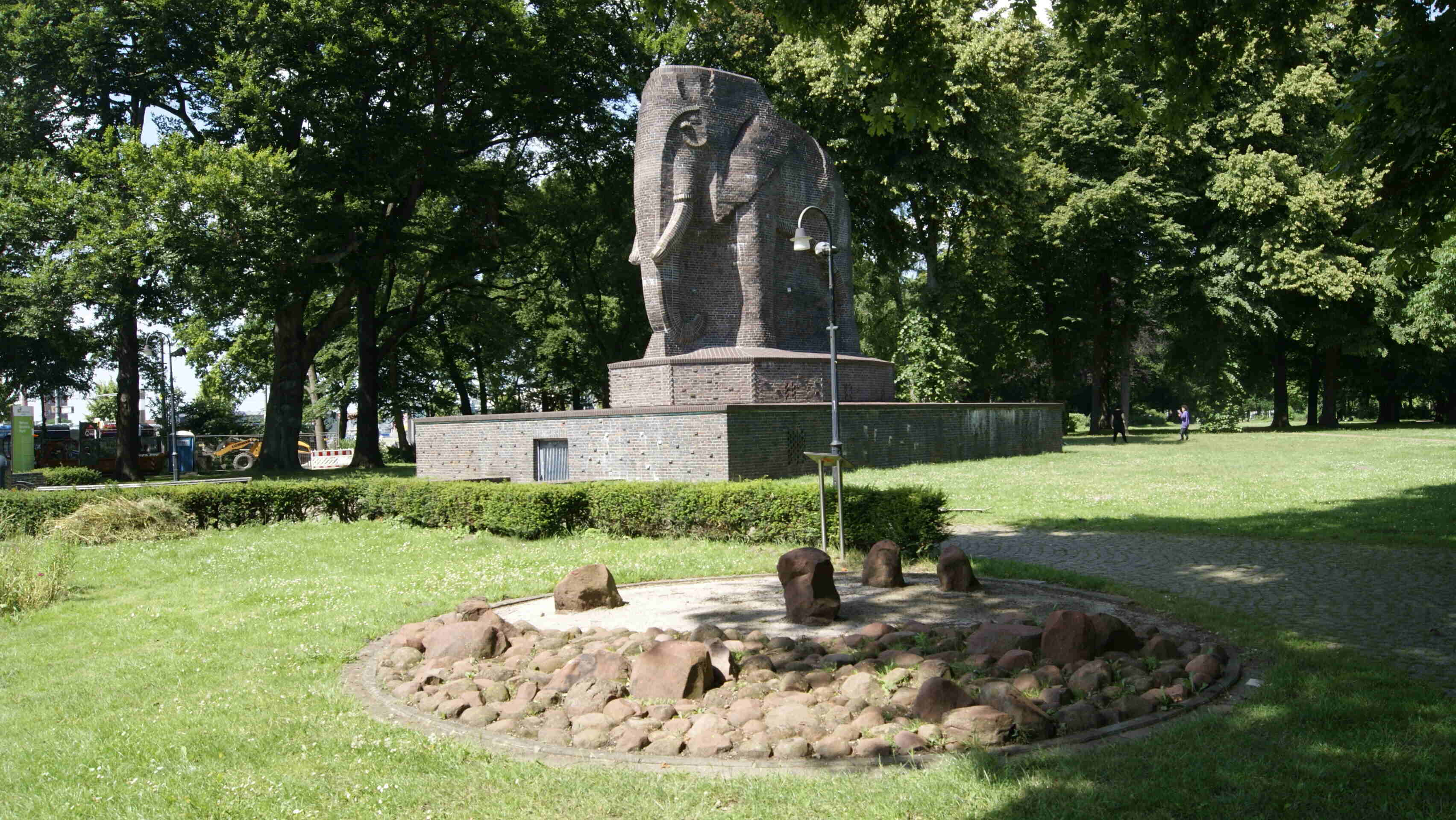 Mahnmal+Elefant